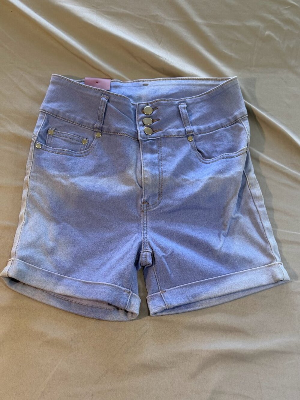 T&Y Fashion Junior's Triple Button Jean Shorts New With Tags Blue Size 11/12 (A)